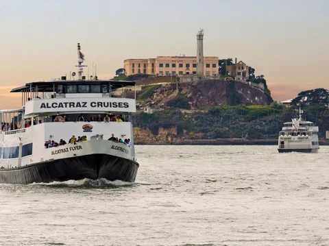 Revolts de Lombard Street vistos durant el tour pels punts destacats de la ciutat i Alcatraz