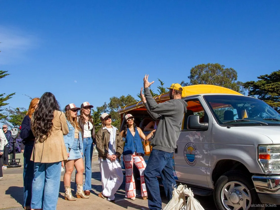 Parada al mirador del Golden Gate Bridge inclosa amb les entrades del tour per la ciutat d'Alcatraz