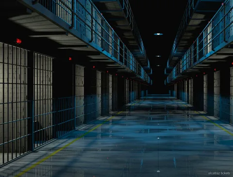 Ferri del tour nocturn a Alcatraz creuant la badia de San Francisco després de la posta de sol